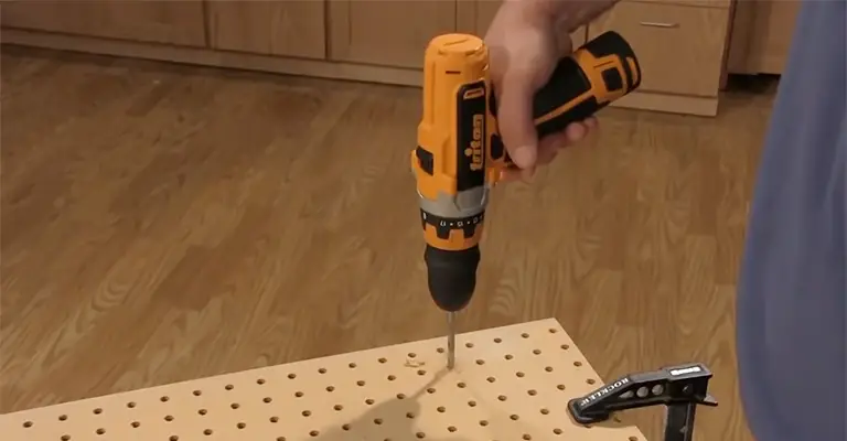 How To Put A Small Drill Bit In A Drill