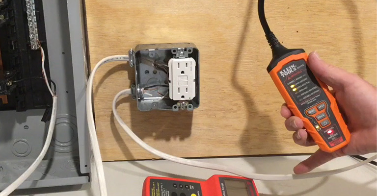 Testing A GFCI Breaker With A Multimeter
